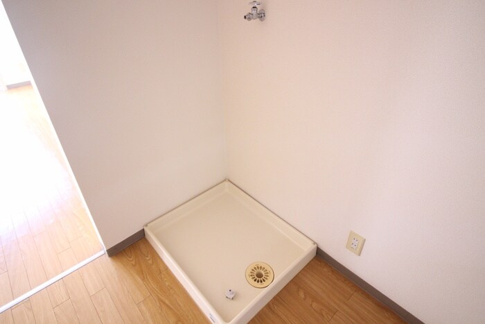 物件内観写真13　(洗濯機置場)