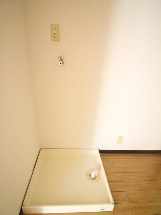 物件内観写真15　(洗濯機置場)