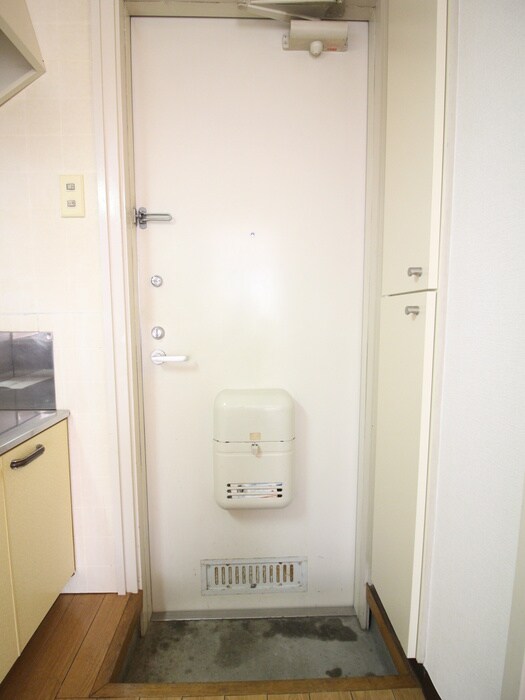 物件内観写真17　(玄関)