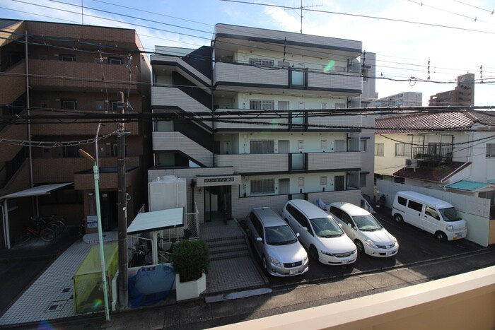 物件内観写真20　(室内からの展望)