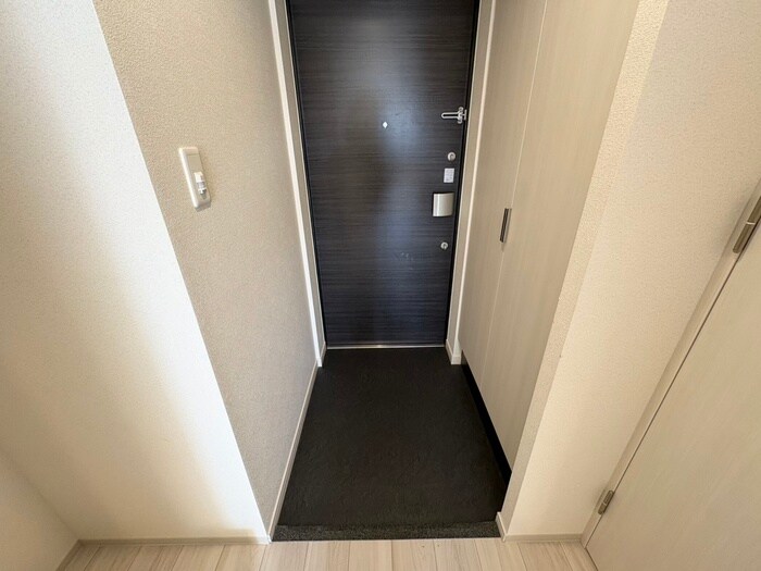 物件内観写真14　(玄関)