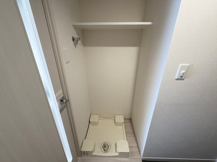 物件内観写真16　(洗濯機置場)