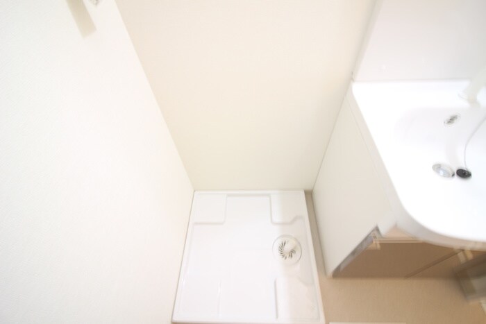 物件内観写真12　(洗濯機置場)