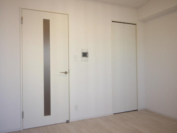 物件内観写真2　(居室)