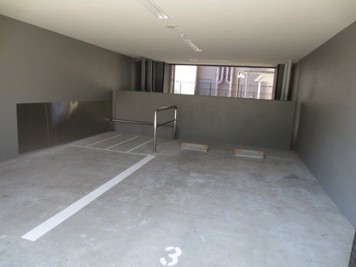 物件外観写真4　(駐車場)