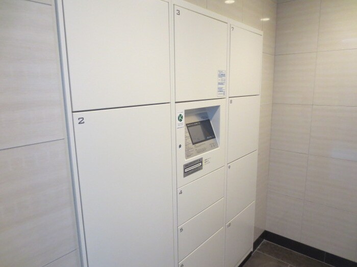 物件外観写真6　(エントランス部分)