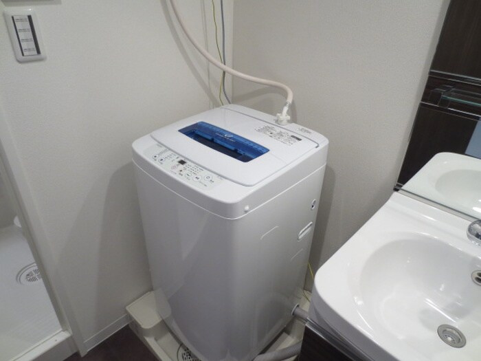 物件内観写真12　(洗濯機置場)