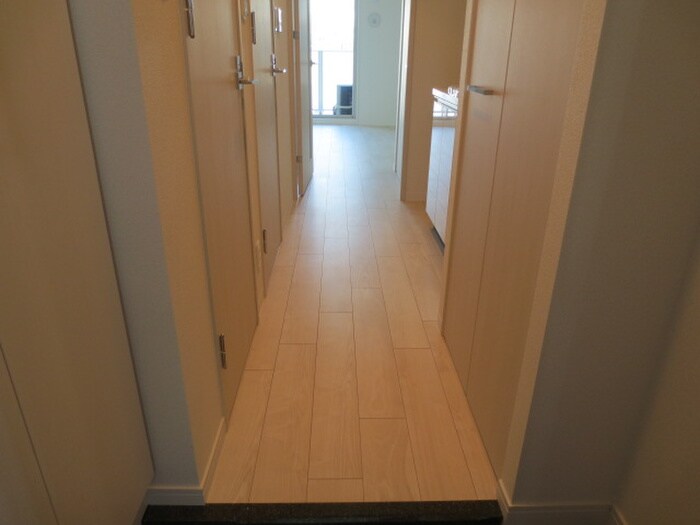 物件内観写真14　(廊下)