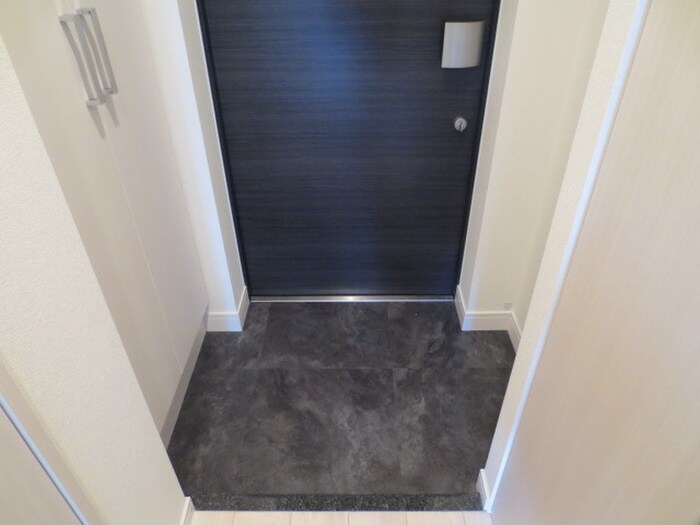 物件内観写真14　(玄関)