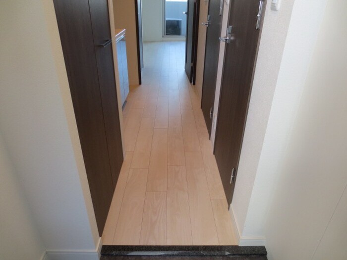物件内観写真14　(廊下)
