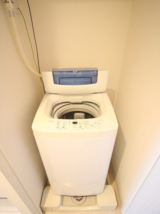 物件内観写真17　(洗濯機置場)