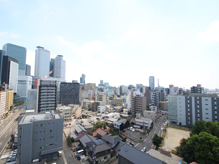 物件内観写真17　(室内からの展望)