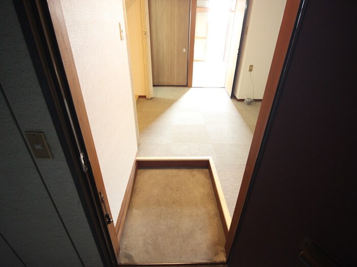 物件内観写真14　(玄関)