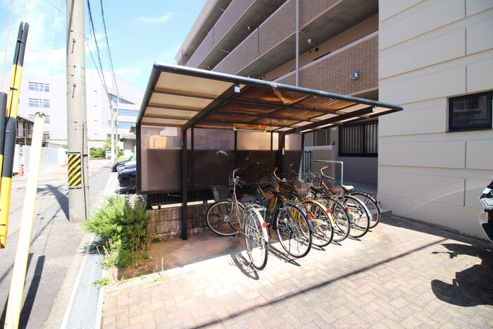 物件外観写真4　(駐輪場)