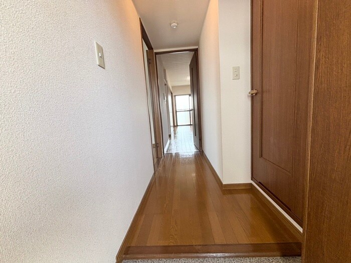 物件内観写真19　(廊下)