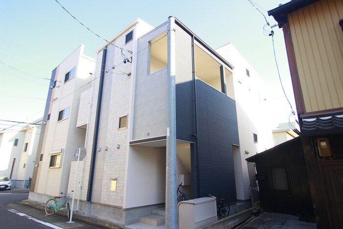 物件外観写真2　(外観写真)