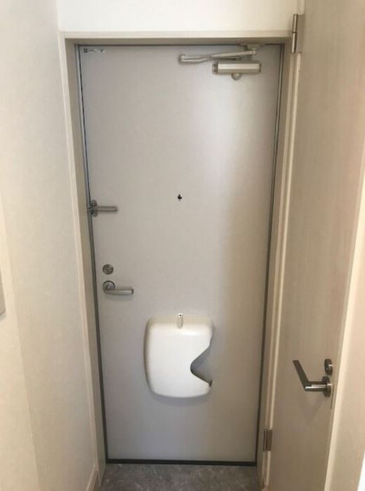 物件内観写真14　(玄関)