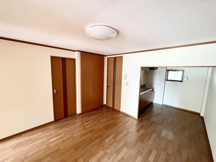 物件内観写真4　(居室)