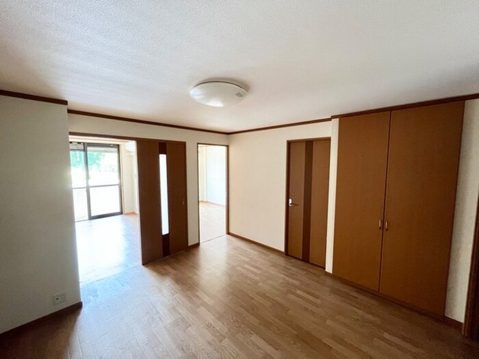 物件内観写真5　(居室)