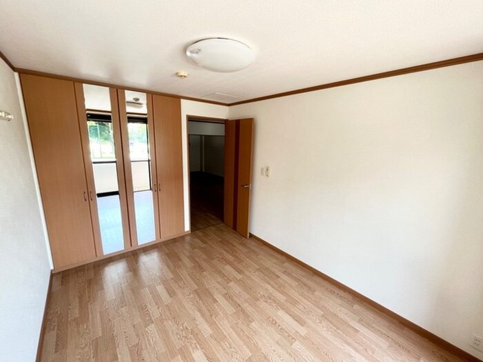 物件内観写真6　(居室)