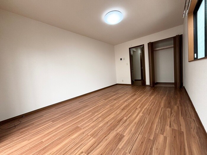 物件内観写真8　(居室)