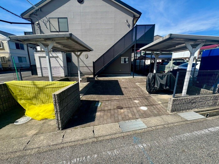 物件外観写真5　(駐輪場)