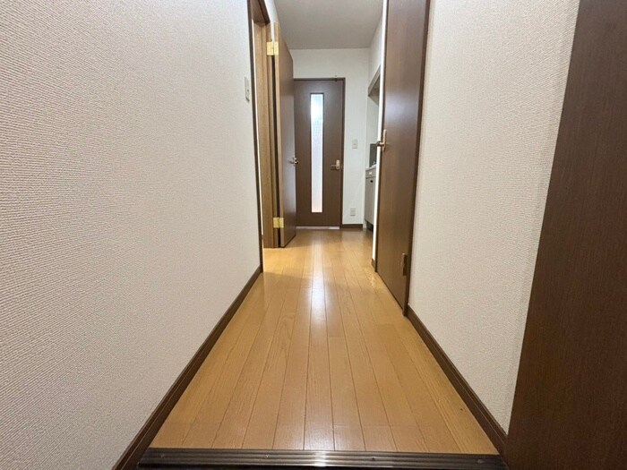 物件内観写真18　(廊下)
