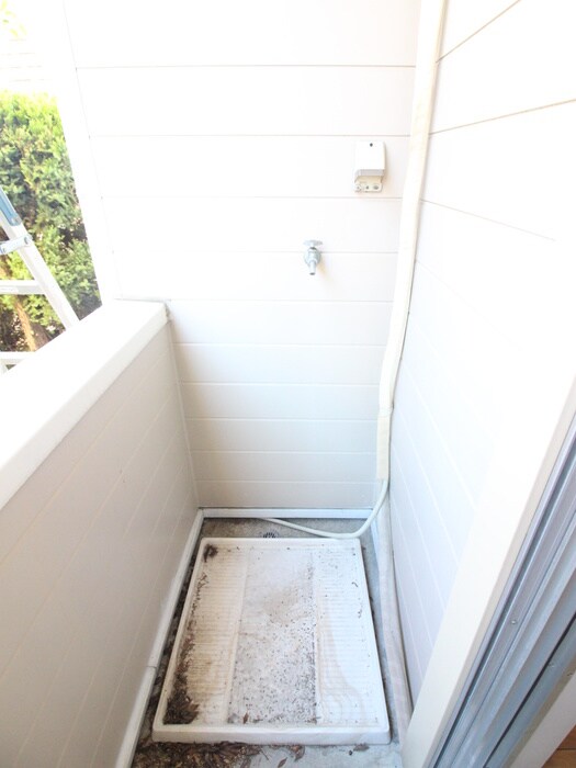 物件内観写真12　(洗濯機置場)