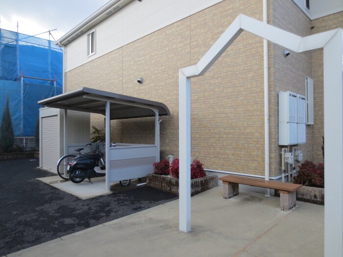 物件外観写真3　(駐輪場)