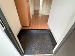 物件内観写真11　(玄関)