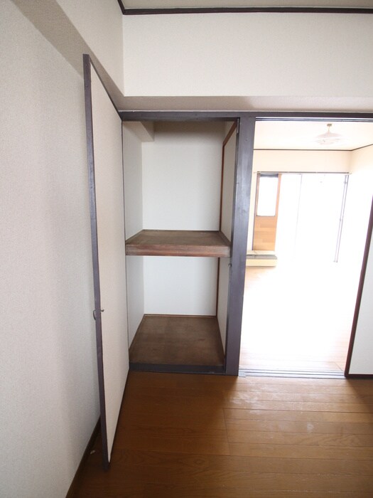 物件内観写真16　(収納)