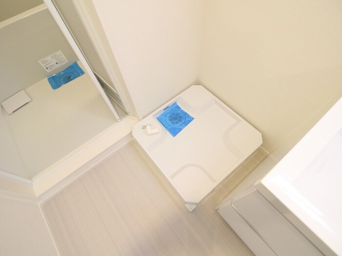 物件内観写真15　(洗濯機置場)