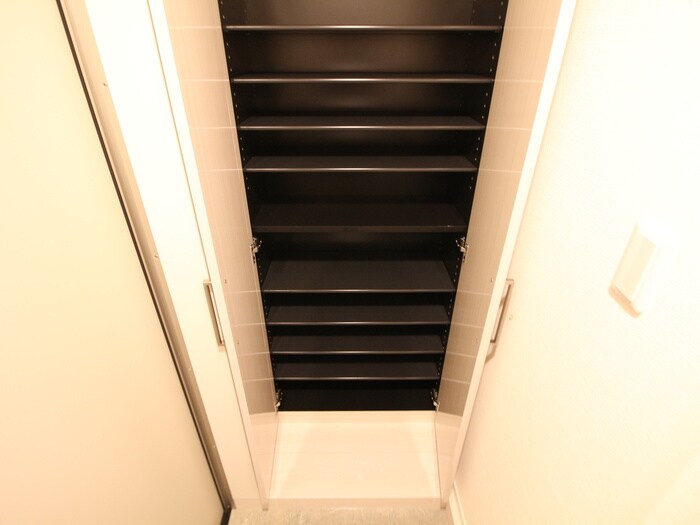 物件内観写真18　(靴箱)