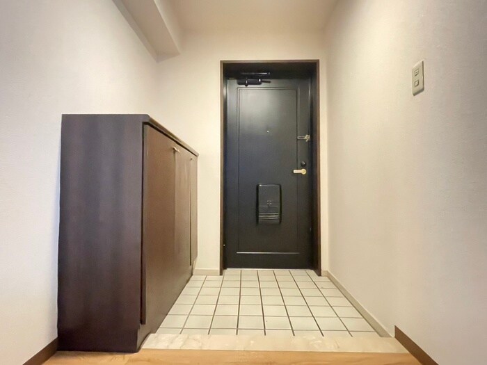 物件内観写真15　(玄関)