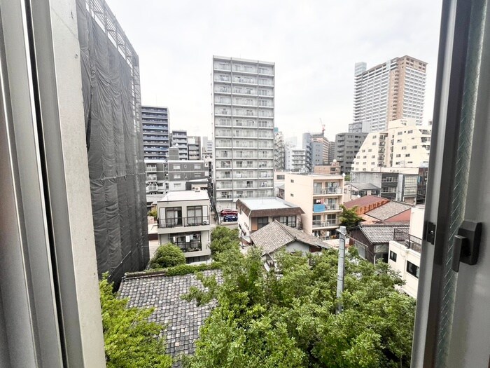 物件内観写真16　(室内からの展望)