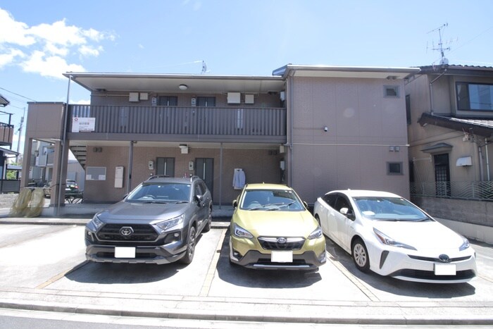 物件外観写真5　(駐車場)