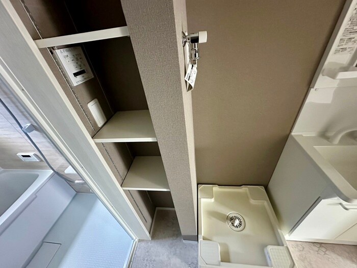 物件内観写真15　(洗濯機置場)