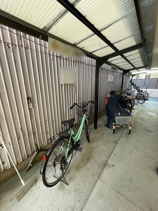 物件外観写真4　(駐輪場)