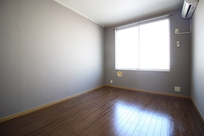 物件内観写真4　(居室)