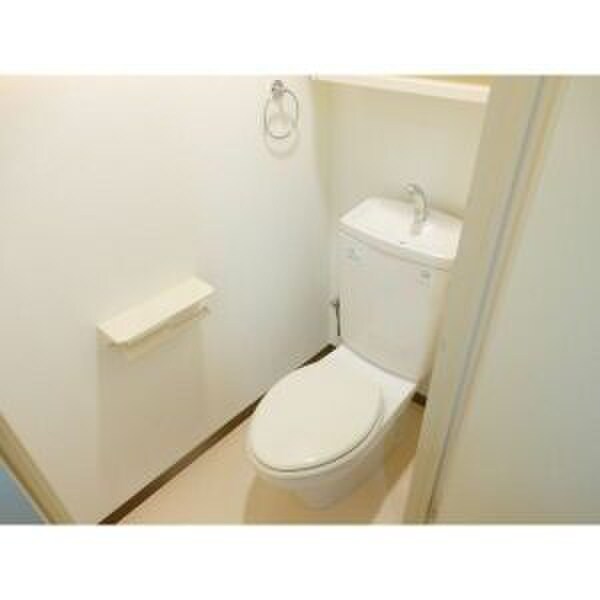 物件内観写真6　(トイレ)