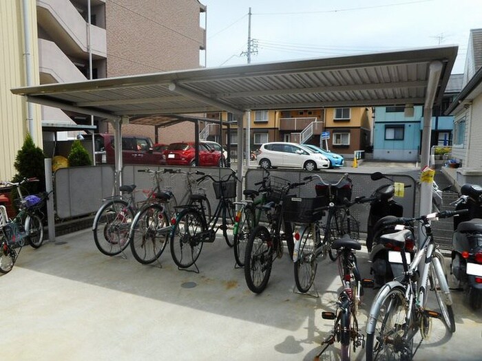 物件外観写真3　(駐輪場)