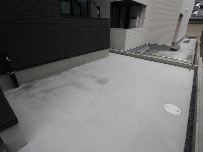 物件外観写真3　(駐輪場)