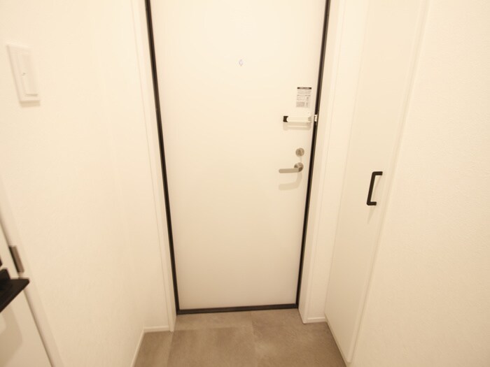 物件内観写真17　(玄関)