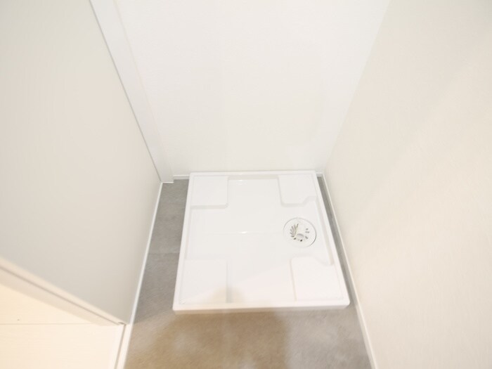 物件内観写真18　(洗濯機置場)