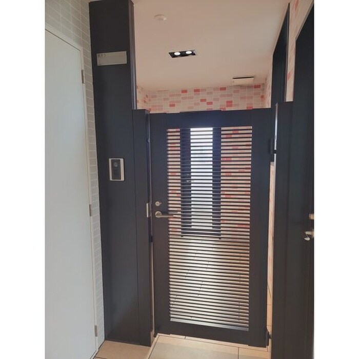 物件内観写真16　(玄関)