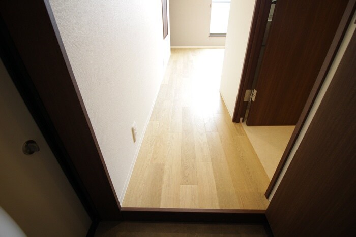 物件内観写真18　(廊下)