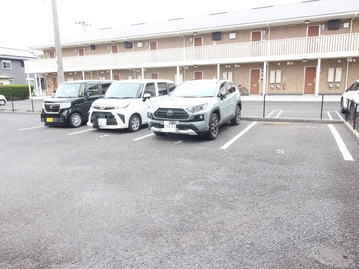 物件外観写真4　(駐車場)