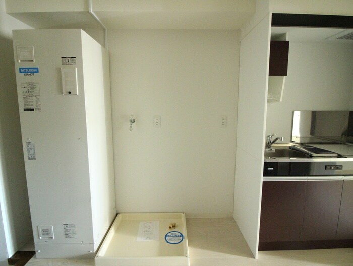 物件内観写真12　(洗濯機置場)