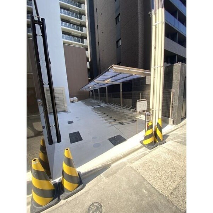 物件外観写真4　(駐輪場)