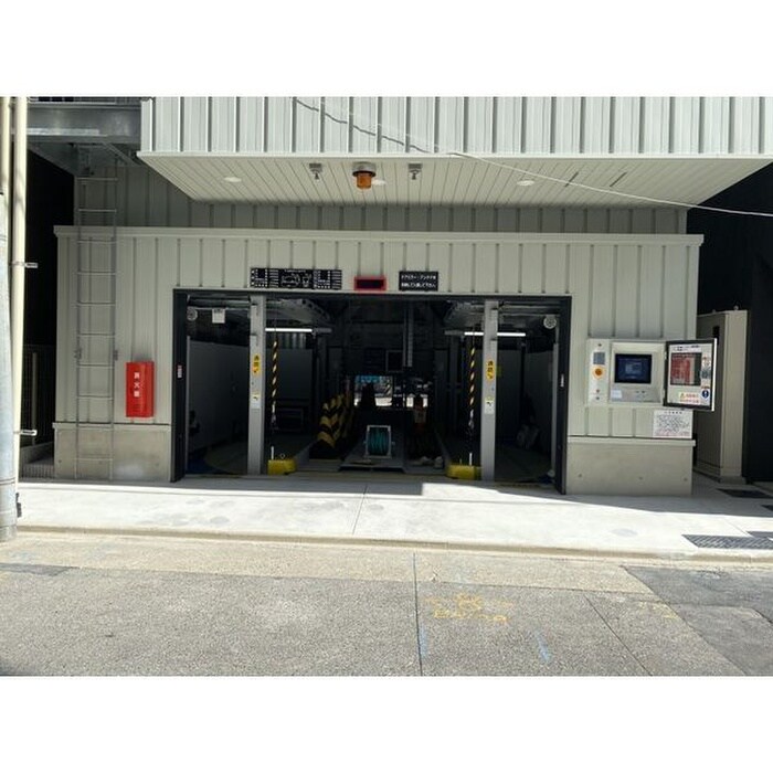 物件外観写真6　(駐車場)